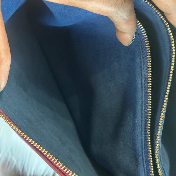 Louis Vuitton COUSSIN PM WINE - Picture 8 of 11